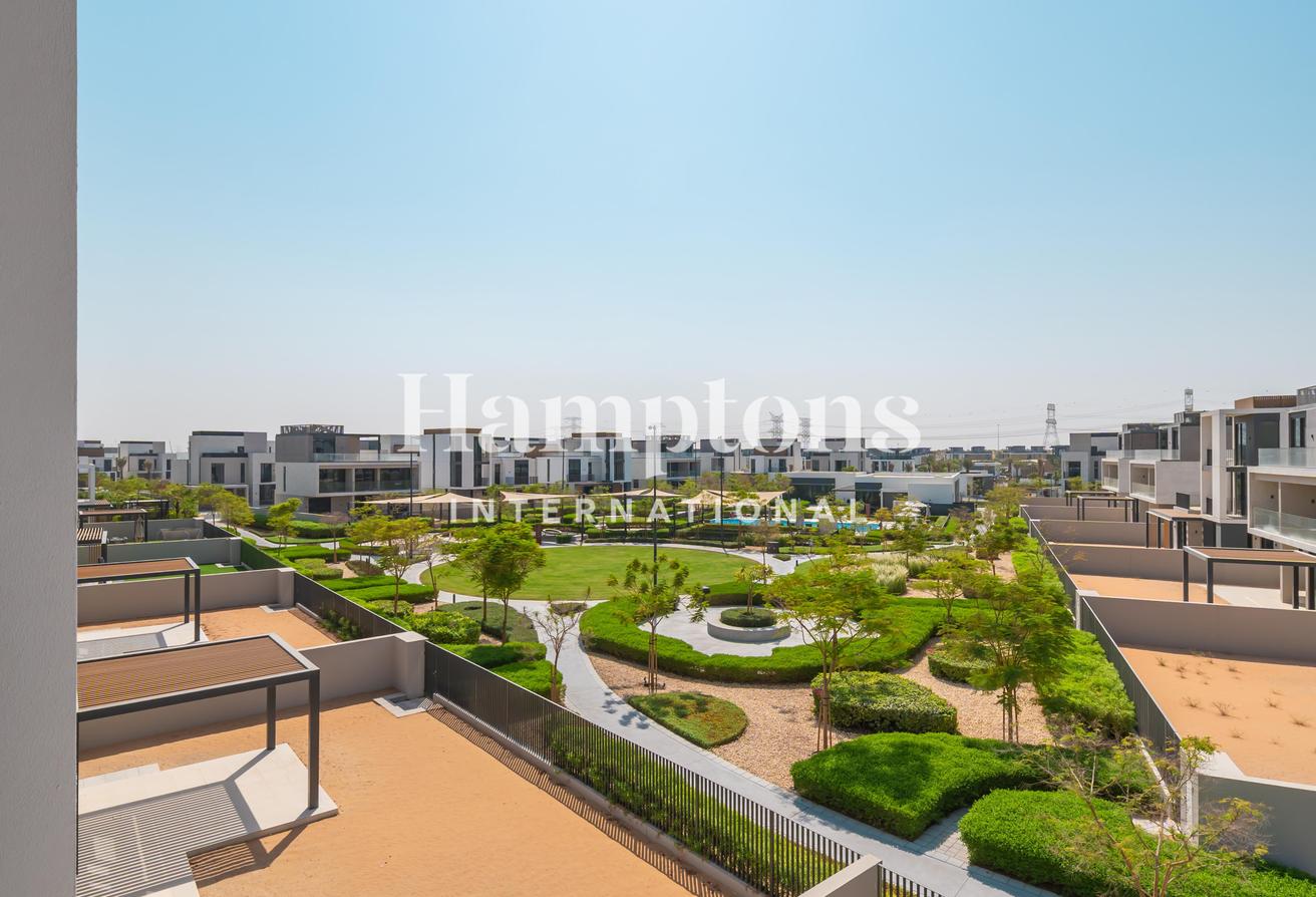 Avant-garde living | Park & Pool View | Brand New photo 13