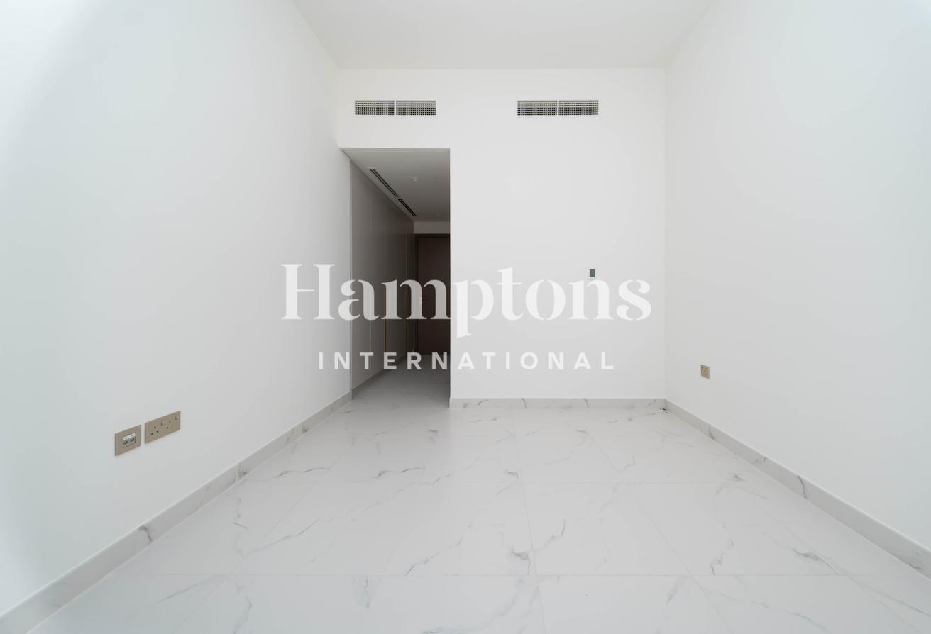 Avant-garde living | Park & Pool View | Brand New photo 8