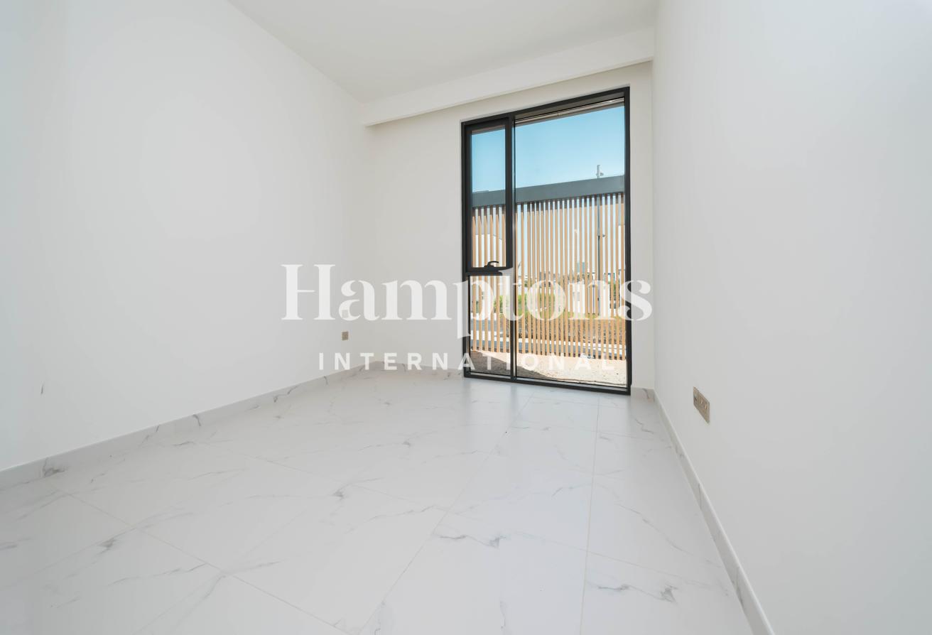 Avant-garde living | Park & Pool View | Brand New photo 7