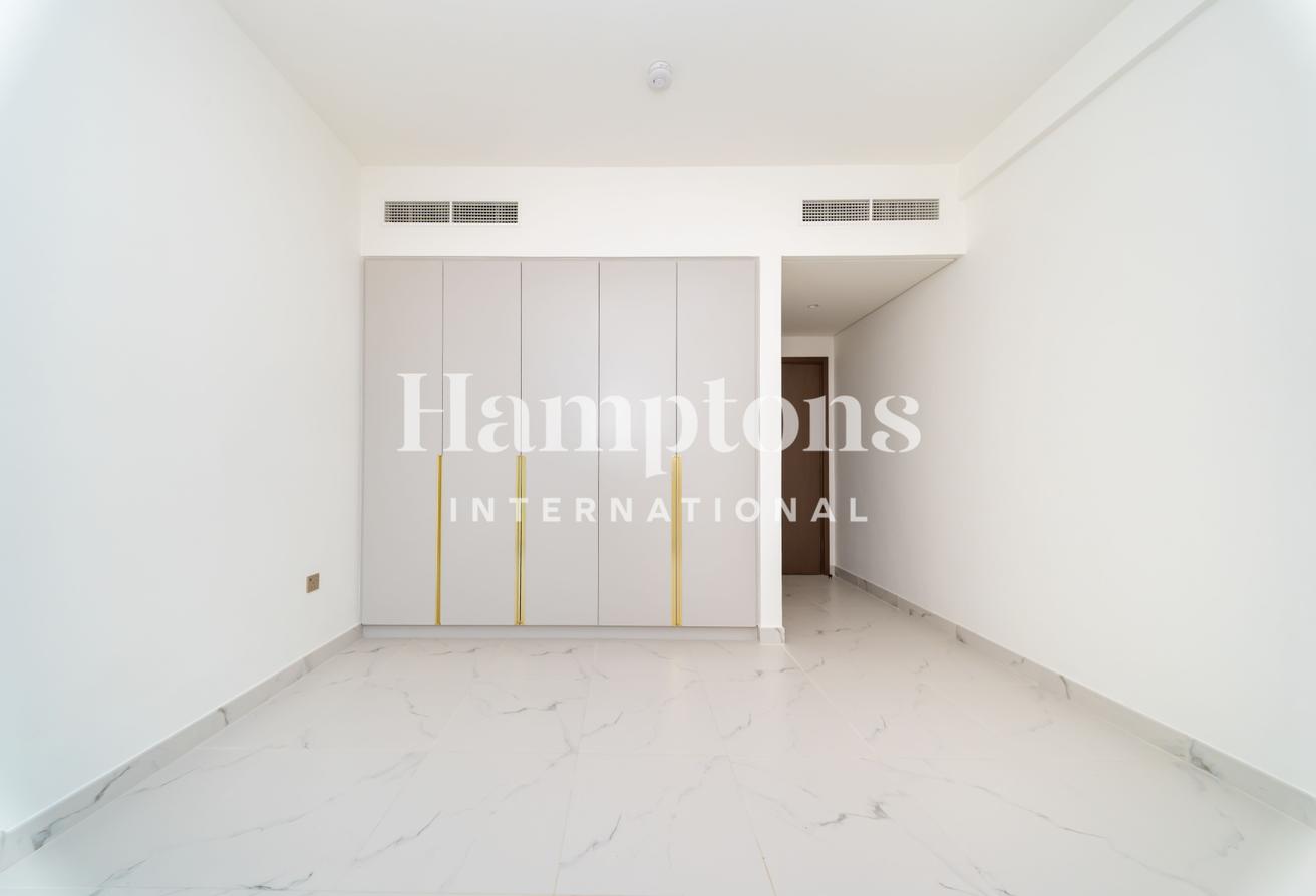 Avant-garde living | Park & Pool View | Brand New photo 17