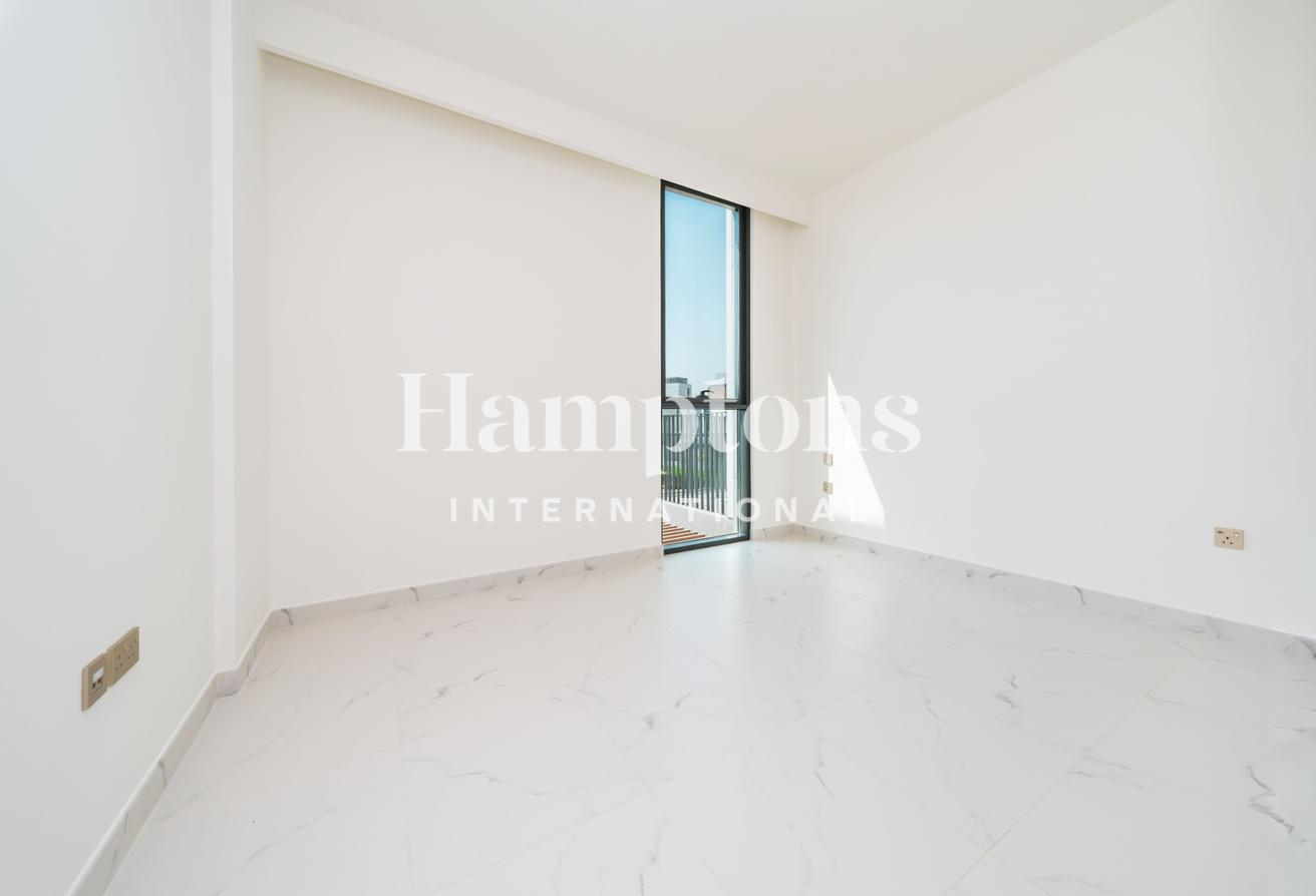 Avant-garde living | Park & Pool View | Brand New photo 14