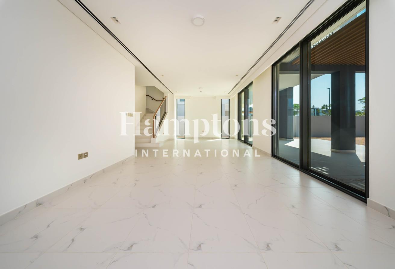 Avant-garde living | Park & Pool View | Brand New photo 5