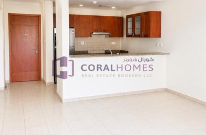 Apartment - 3 Bedrooms - 2 Bathrooms for rent in Al Ghaf 2 - Al Ghaf - Greens - Dubai