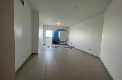Apartment - 2 Bedrooms - 4 Bathrooms for rent in Al Reef Tower - Corniche Road - Abu Dhabi Apartment - 2 Bedrooms - 4 Bathrooms for rent in Al Reef Tower - Corniche Road - Abu Dhabi