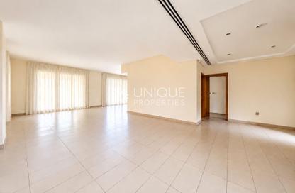 Villa - 4 - 5 for rent in District 9 - Jumeirah Park - Dubai