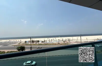 شقة - غرفة نوم - 2 حمامات للايجار في مساكن كورنيش عجمان - طريق كورنيش عجمان - عجمان