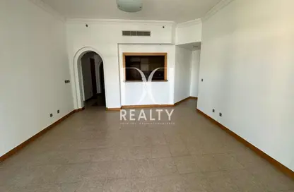 Apartment - 2 Bedrooms - 4 Bathrooms for rent in Al Hatimi - Shoreline Apartments - Palm Jumeirah - Dubai