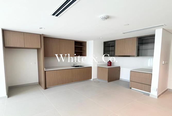 الدور العلوي | شاغر | إطلالة على برج ڤيدا