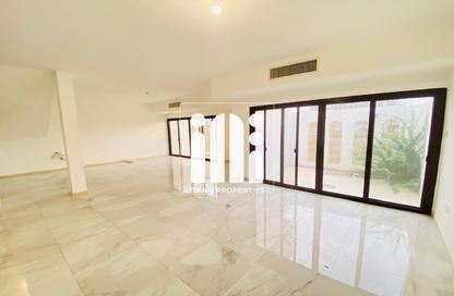 Villa - 4 Bedrooms - 5 Bathrooms for rent in Al Karamah - Abu Dhabi