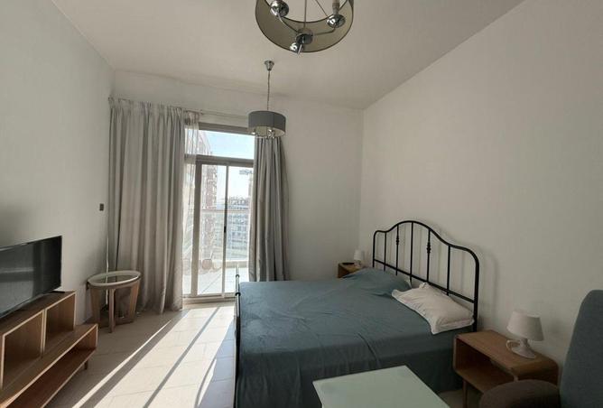 FURNISHED l WELL MAINTAINED l VACANT CHILLER FREE