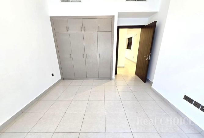 83232701 - Property Image 3