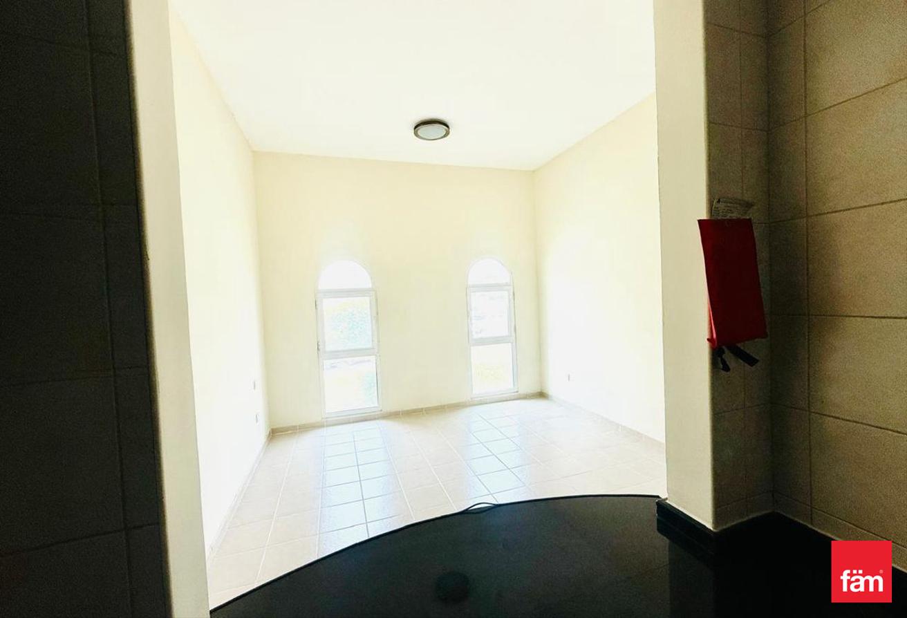 Free 1 Month | Near To Metro | Low Floor photo 5