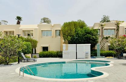 Villa - 4 Bedrooms - 4 Bathrooms for rent in Jumeirah 1 Villas - Jumeirah 1 - Jumeirah - Dubai