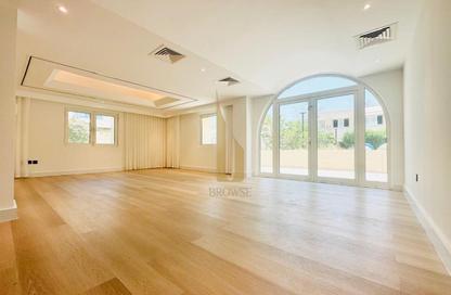Villa - 4 Bedrooms - 4 Bathrooms for rent in Jumeirah 1 Villas - Jumeirah 1 - Jumeirah - Dubai