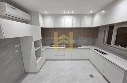Villa - 4 - 6 for sale in Al Zaheya Gardens - Al Zahya - Ajman