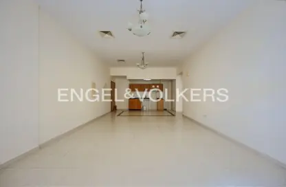 شقة - غرفة نوم - 2 حمامات للبيع في مابل 1 - حدائق الإمارات 2 - قرية جميرا الدائرية - دبي