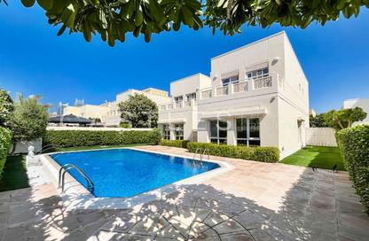 Villa - 4 - 5 for rent in Meadows 2 - Meadows - Dubai