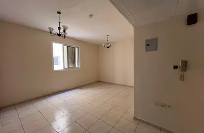 Apartment - 2 Bedrooms - 2 Bathrooms for rent in Al Mujarrah - Al Sharq - Sharjah