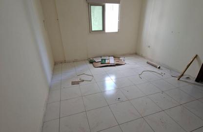 Apartment - 1 Bedroom - 1 Bathroom for rent in Qasimia 10 building - Al Mahatta - Al Qasimia - Sharjah
