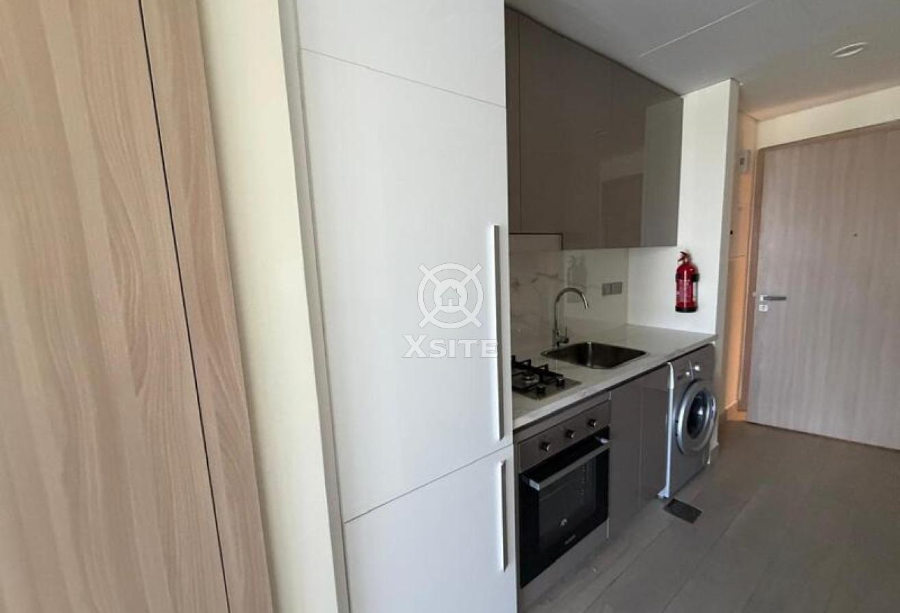 Cozy Studio | Vacant Unit | Boulevard View photo 8