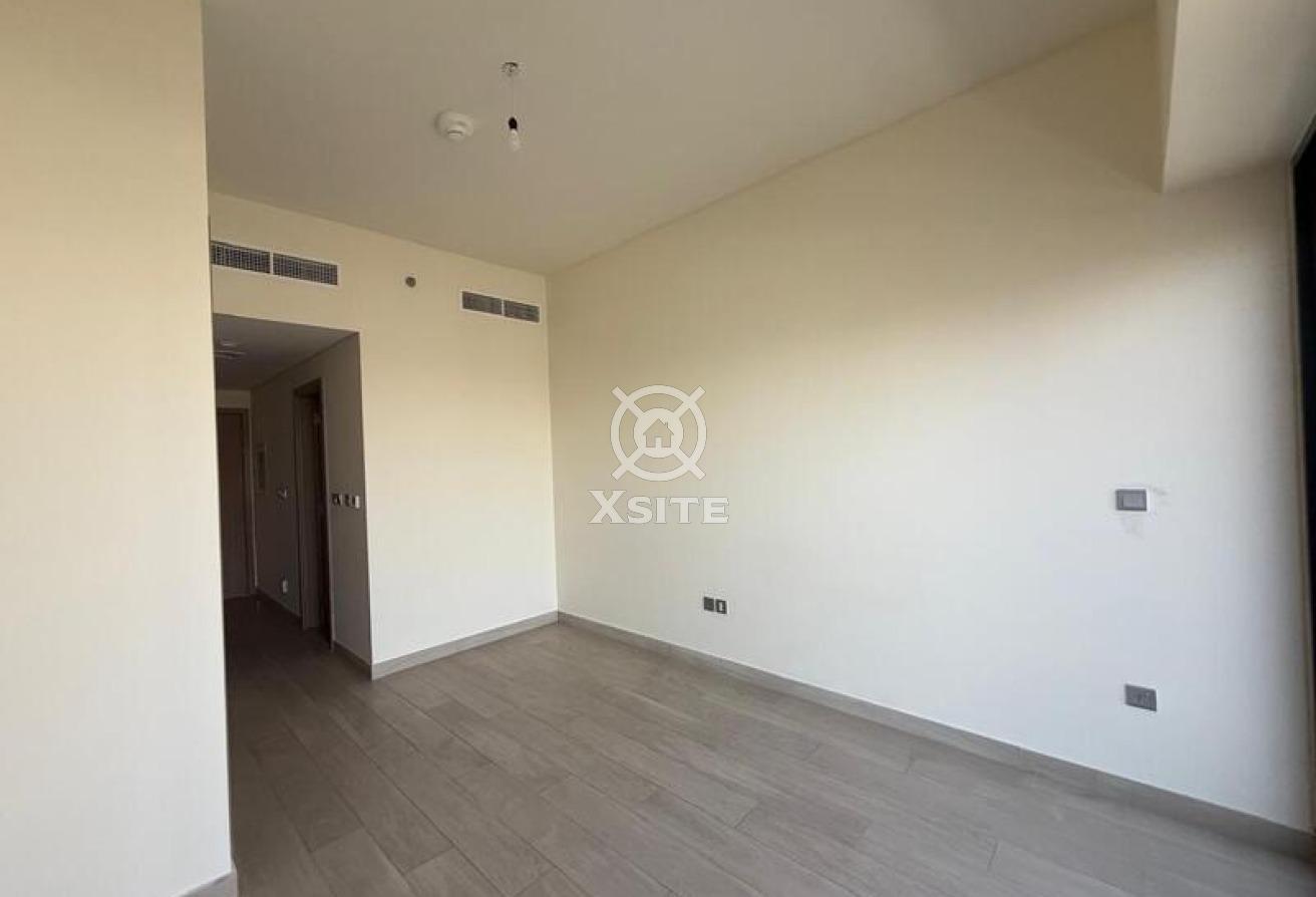 Cozy Studio | Vacant Unit | Boulevard View photo 3