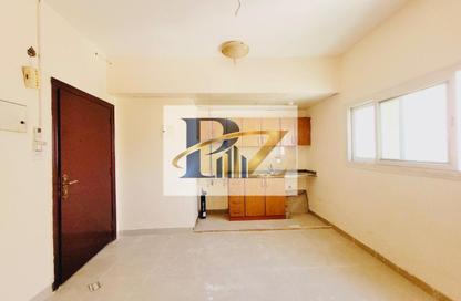 Apartment - Studio - 1 for rent in Fire Station Road - Muwaileh - Sharjah