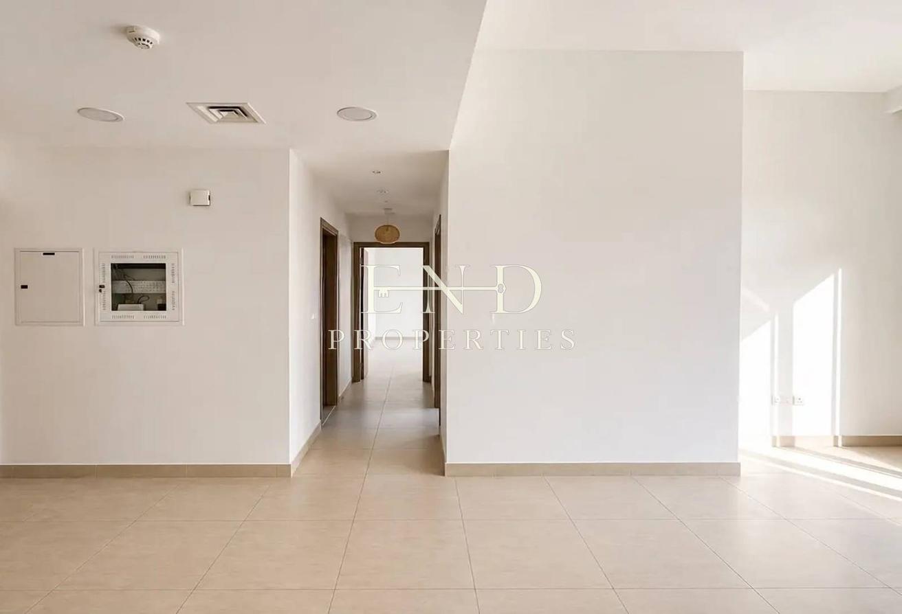 Park Facing | Ready to Move In | Flexible Cheques photo 4