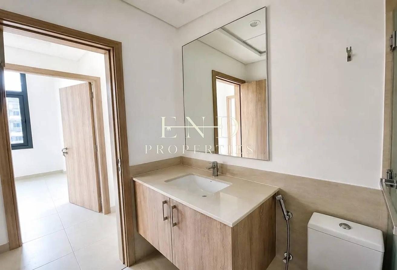 Park Facing | Ready to Move In | Flexible Cheques photo 11