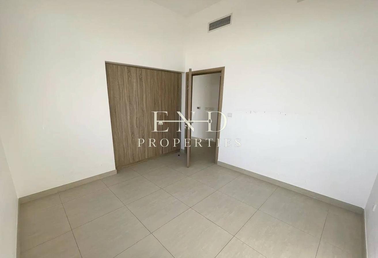 Park Facing | Ready to Move In | Flexible Cheques photo 7