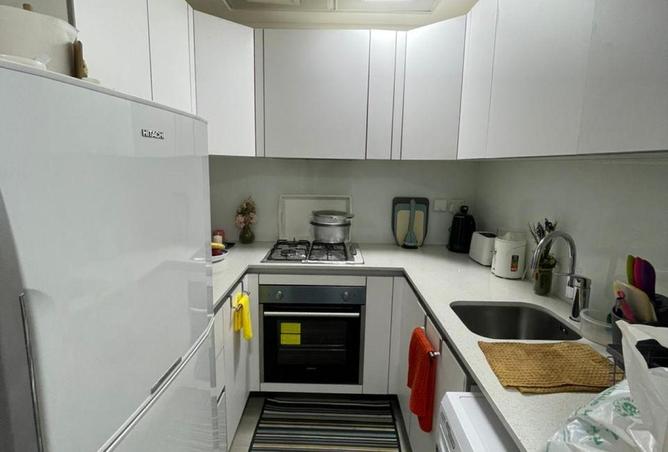 WITH BALCONY/ UNFURNISHED/ ALLOCATED PARKING