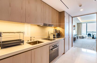 Apartment - Studio - 1 for rent in The Palm Tower - Palm Jumeirah - Dubai