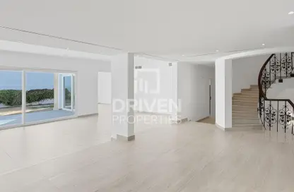 Villa - 5 Bedrooms - 7 Bathrooms for rent in Jumeirah 3 Villas - Jumeirah 3 - Jumeirah - Dubai Villa - 5 Bedrooms - 7 Bathrooms for rent in Jumeirah 3 Villas - Jumeirah 3 - Jumeirah - Dubai