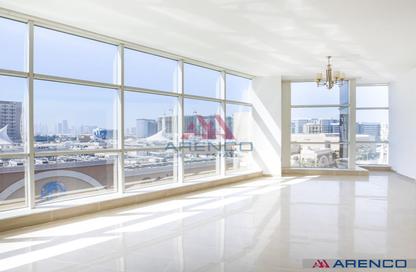 Apartment - 3 - 4 for rent in Zeenah Building - Port Saeed - Deira - Dubai