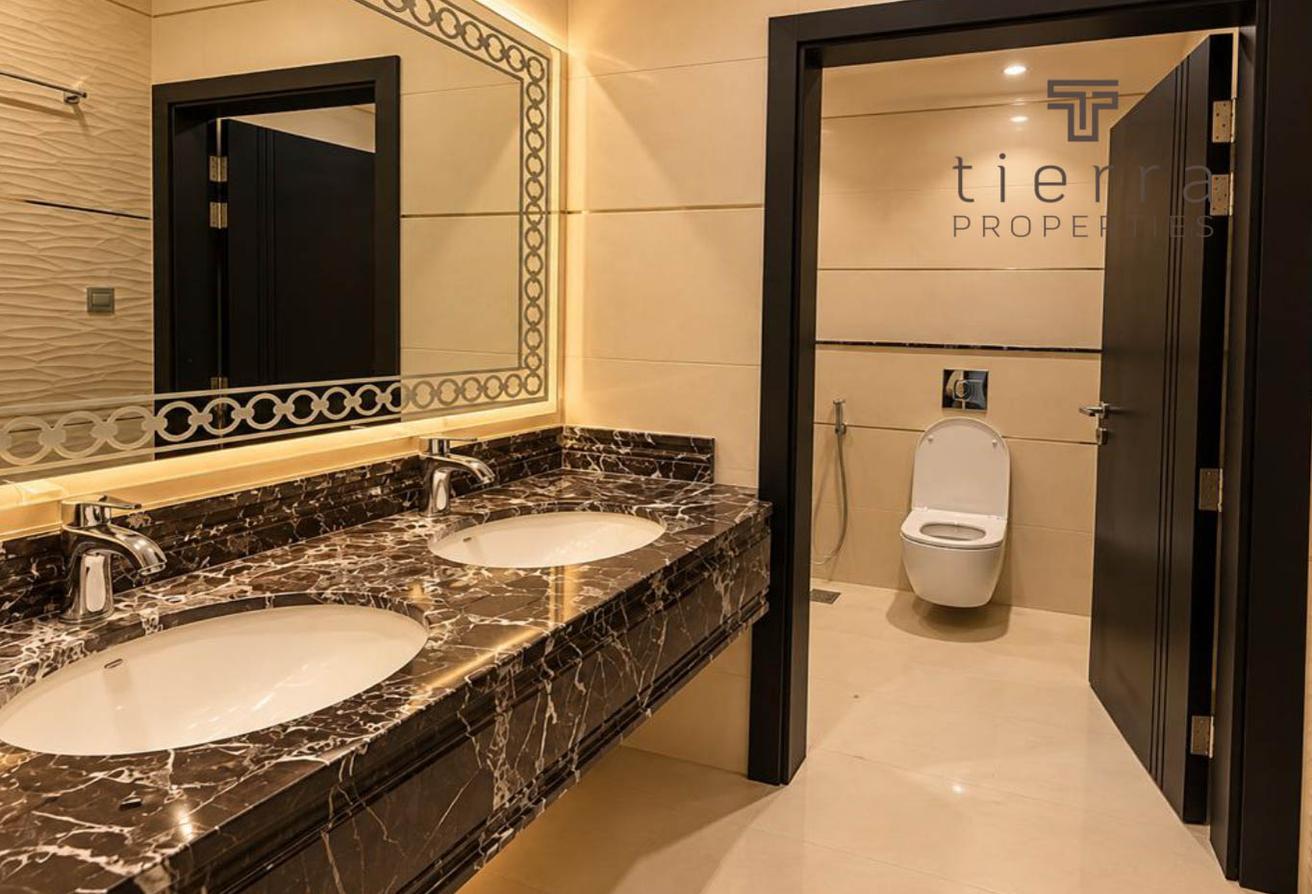 MASSIVE VILLA | ELEVATOR | GARDEN | 2 MAJLIS photo 13