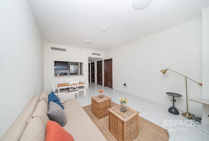 Furnished | Partial Marina View | Vacant photo 3