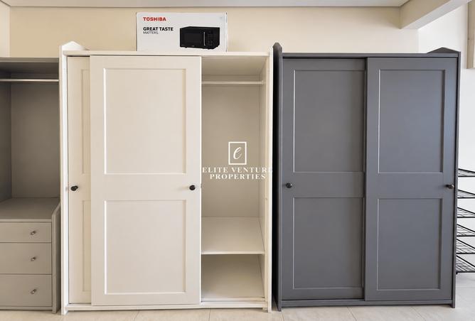 FULLY FURNISHED | SPACIOUS | PRIME AREA photo 3