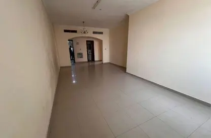 Apartment - 2 Bedrooms - 2 Bathrooms for rent in Al Khan Corniche - Al Khan - Sharjah