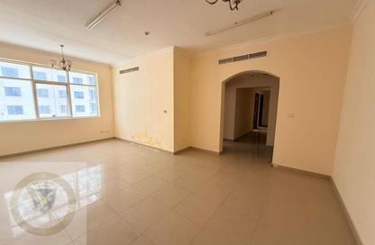 Apartment - 2 Bedrooms - 2 Bathrooms for rent in Al Khan Corniche - Al Khan - Sharjah