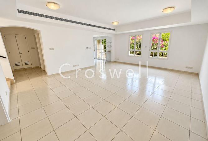 Lake View · Close Pool — photo 2
