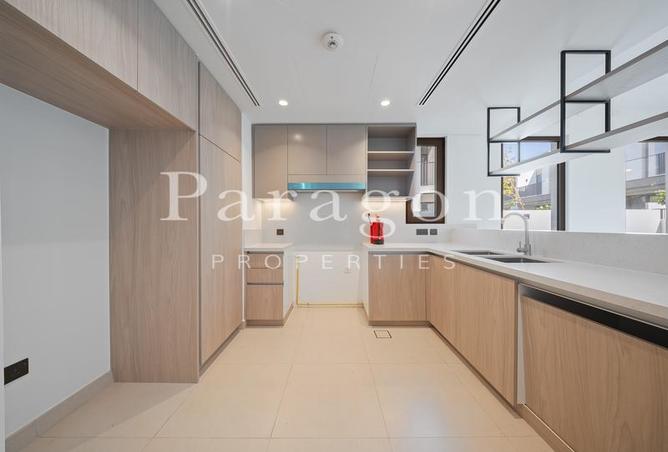 98704621 - Property Image 3