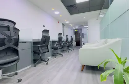 مكتب - غرفة نوم - 1 حمام للايجار في القمة - الخليج التجاري - دبي