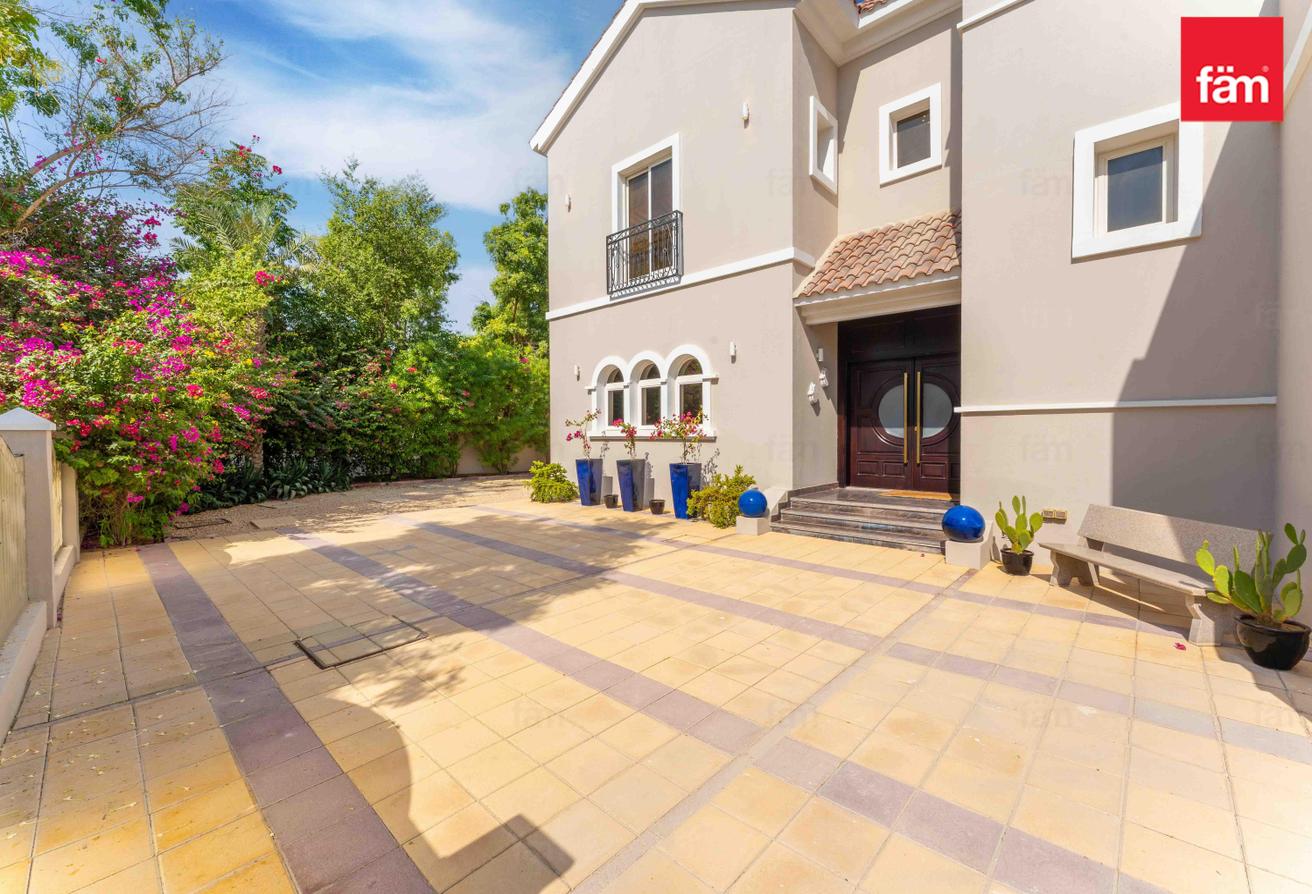 Upgraded | Spacious | Close To Amenities | Prime photo 22