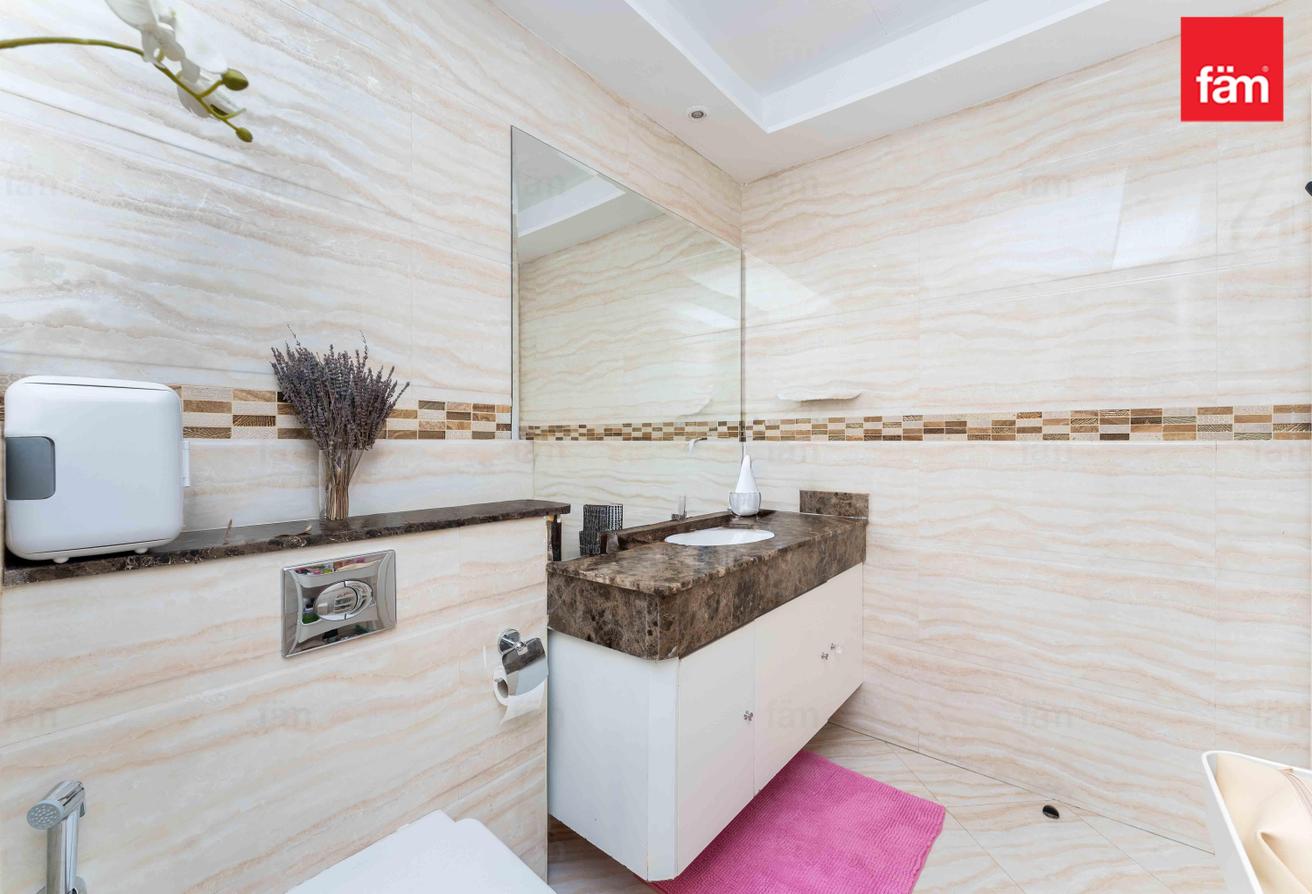 Upgraded | Spacious | Close To Amenities | Prime photo 18