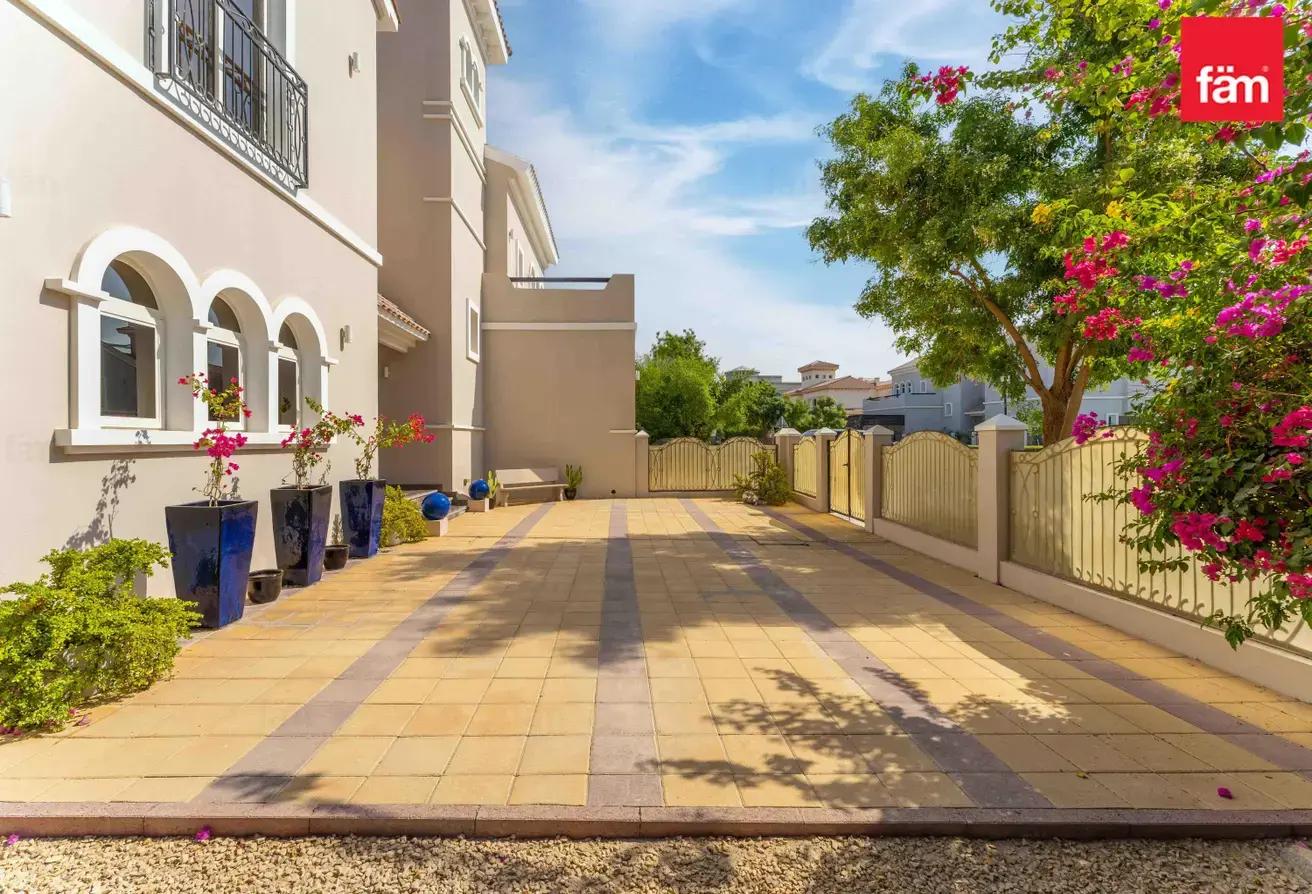 Upgraded | Spacious | Close To Amenities | Prime photo 21