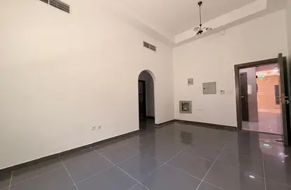 Apartment - 1 Bedroom - 2 Bathrooms for rent in AlFalah - Muwaileh Commercial - Sharjah