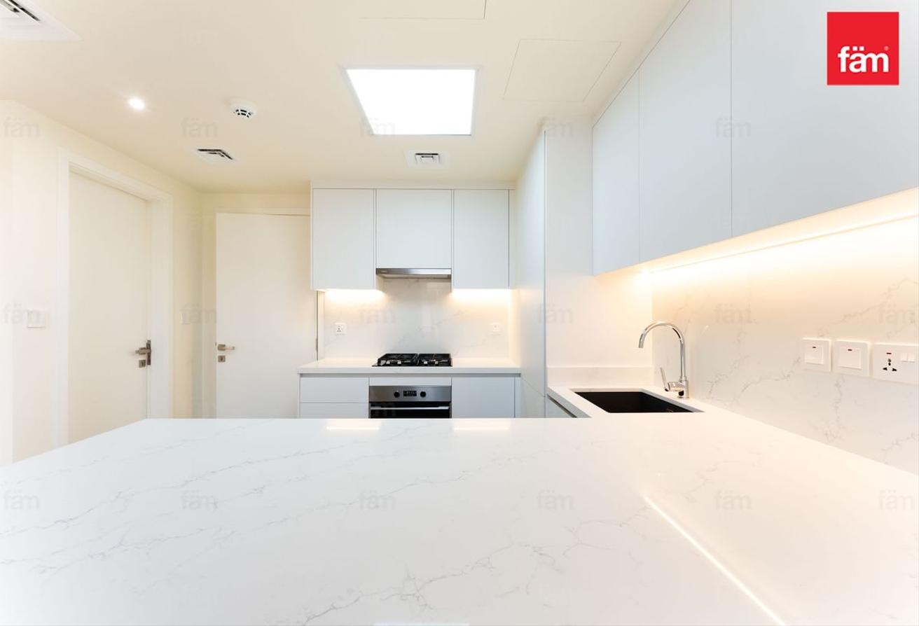 Corner | Luxury | Great Location | Maids | Fitted photo 3