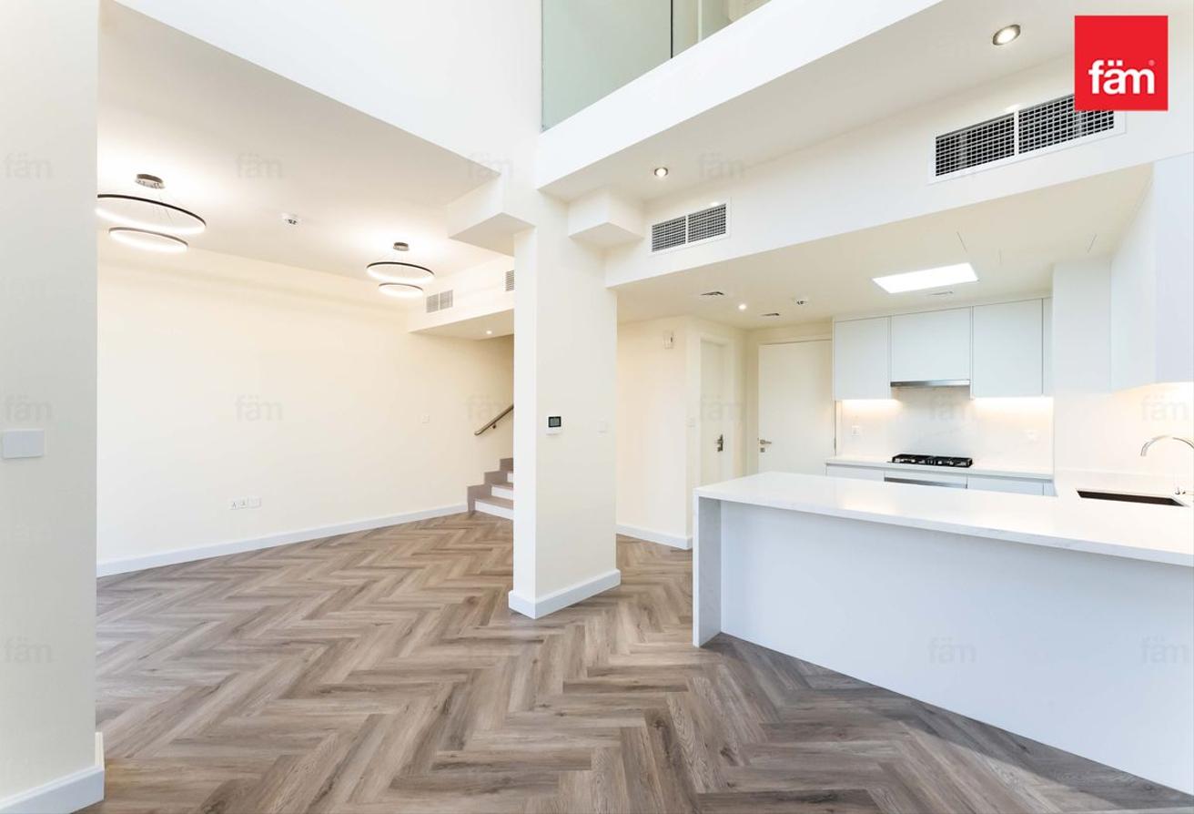 Corner | Luxury | Great Location | Maids | Fitted photo 7