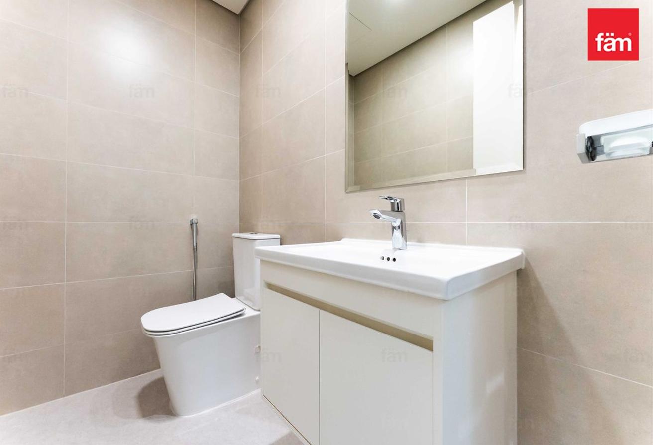 Corner | Luxury | Great Location | Maids | Fitted photo 13