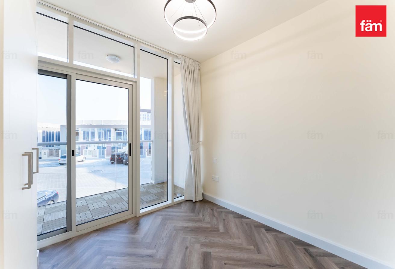 Corner | Luxury | Great Location | Maids | Fitted photo 17
