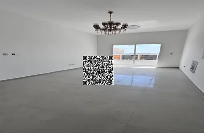 شقة - 2 غرف نوم - 3 حمامات للايجار في الجرف الصناعية 3 - الجرف الصناعية - عجمان